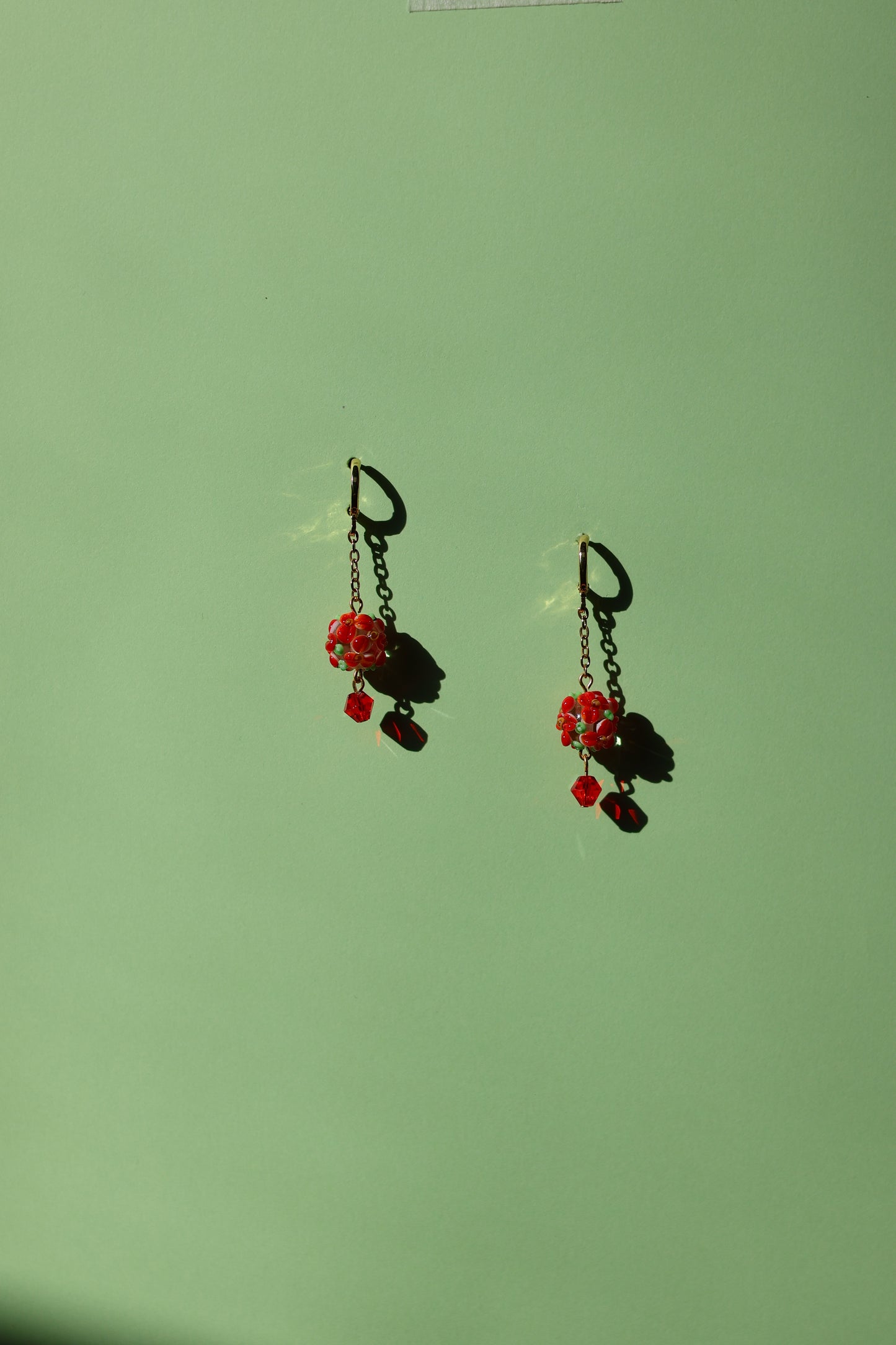 Buds of glass No.2 red glass flower Huggies