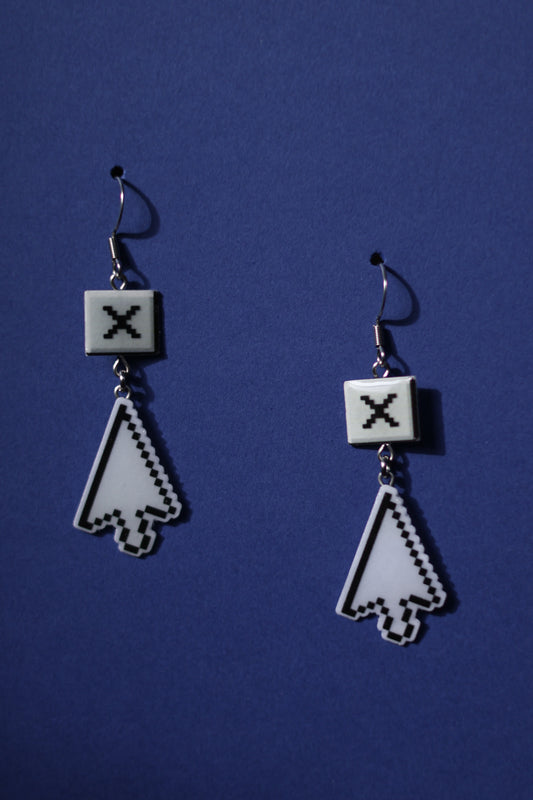 Click! No.4 arrow cursor earrings