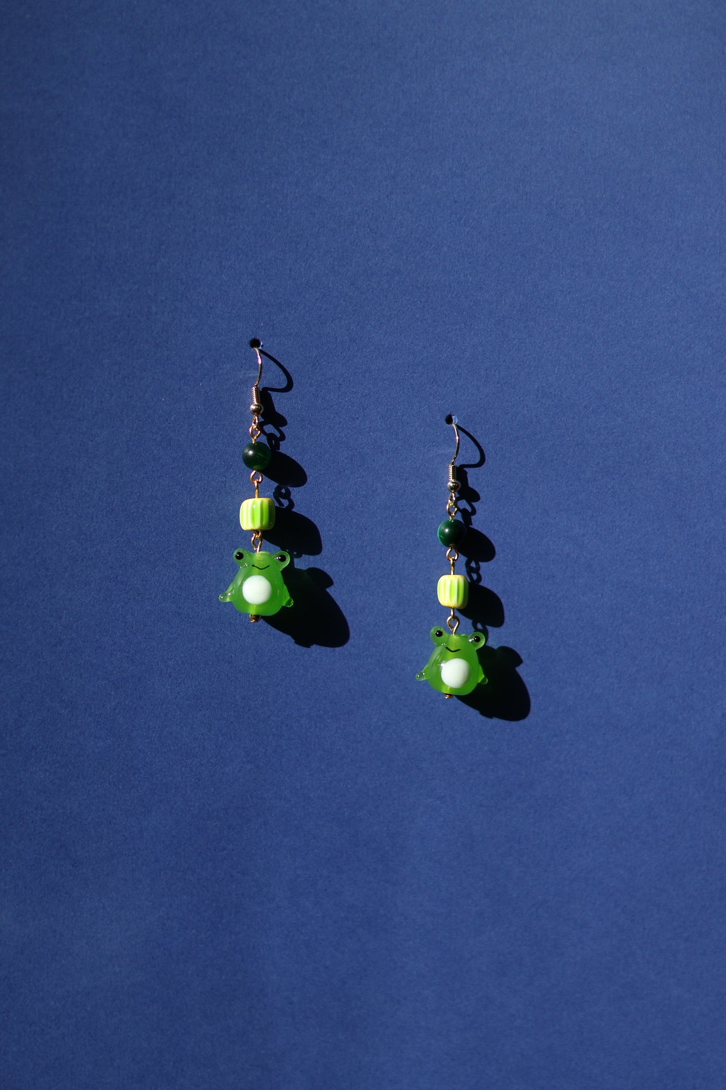 Lily pad pals No.1 glass frog earrings