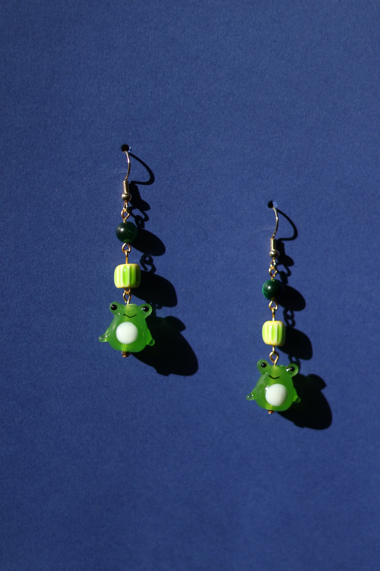 Lily pad pals No.1 glass frog earrings