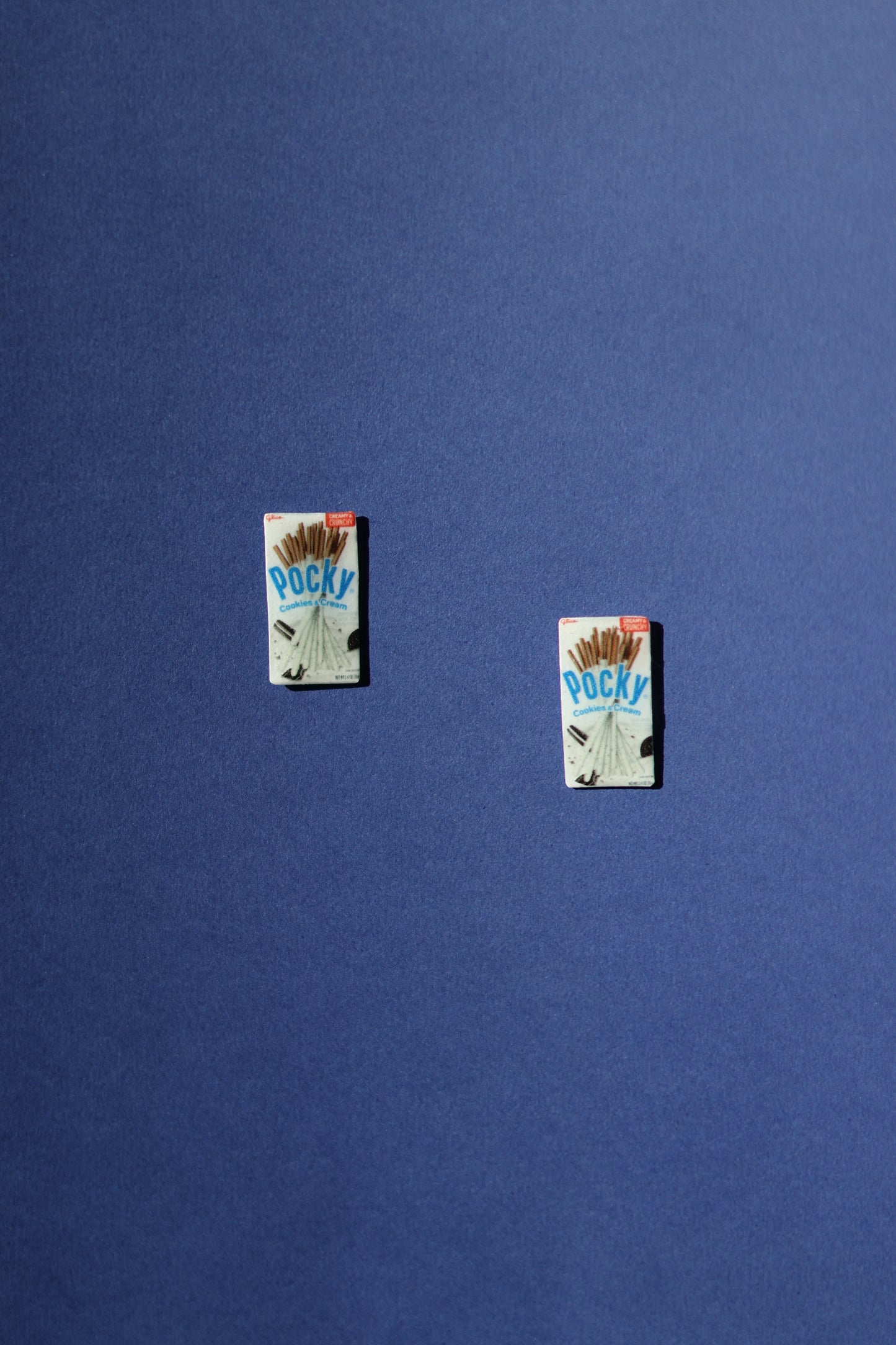 Crunch! No.15 cookies & cream Pocky studs