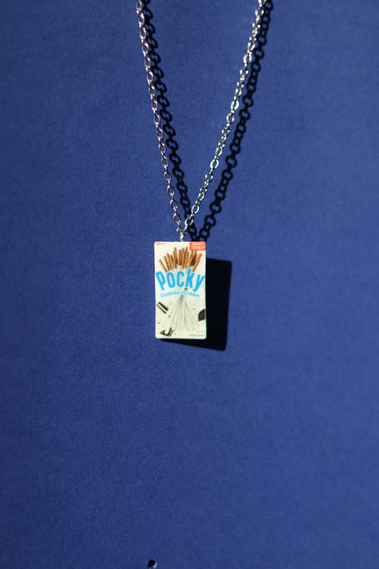 Crunch! No.16 cookies & cream Pocky Necklace