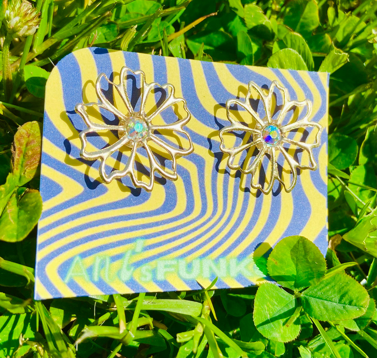 Metal flower studs