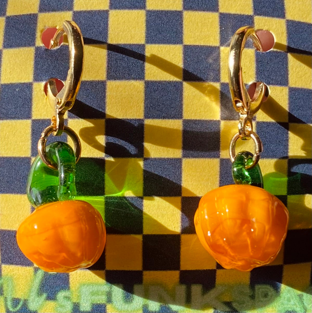 Mini glass pumpkin huggies